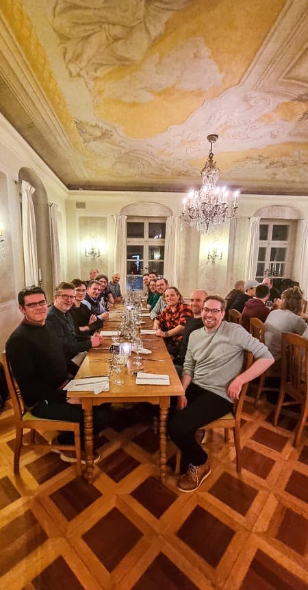 Der prachtvolle Saal im Bamberger Haus erstrahlt im festlichen Glanz beim PROXORA Team-Event.