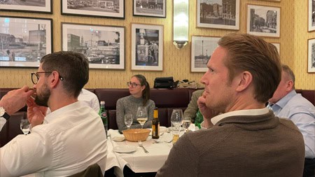 Der Impulsvortrag beim PROXORA Dinner & Dialog 2024 wurde mit Interesse von den Compliance-Experten verfolgt.